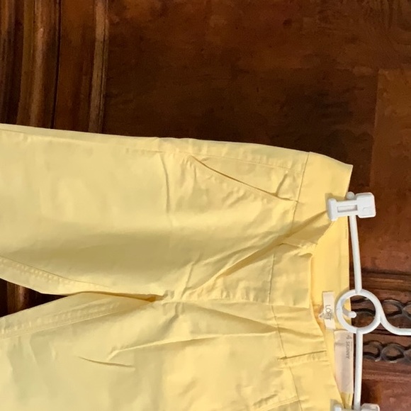 NWT Loft yellow Marissa skinny, straight through hip capris Size 4. - Picture 2 of 5